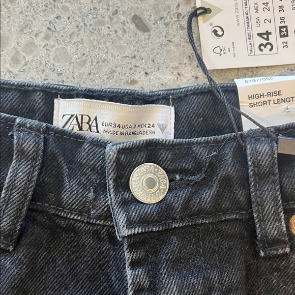 NWT Zara Black Denim Shorts 2 - Picture 4 of 4